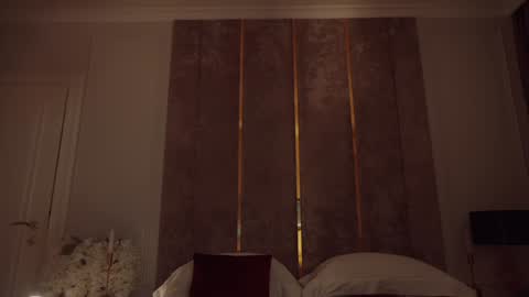        online show from 12-05-25, 04:36