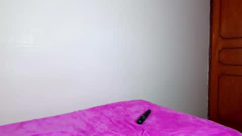 Snapshot of milafyre chatting on 09-30-25, 04:56 valery online show from 09-30-25, 04:56