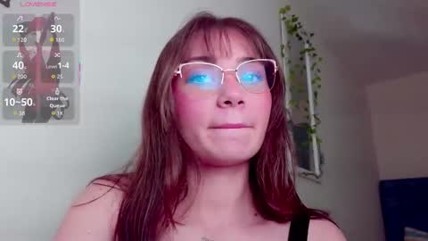 Snapshot of milafyre chatting on 12-18-25, 12:11 valery online show from 12-18-25, 12:11