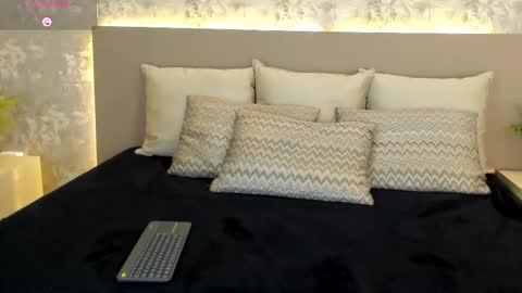 Snapshot of milagrace1 chatting on 09-30-25, 10:20 online show from 09-30-25, 10:20