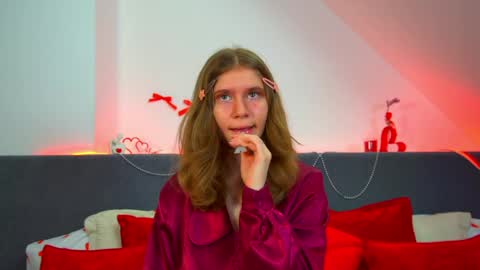 Mila online show from 04-18-26, 07:01