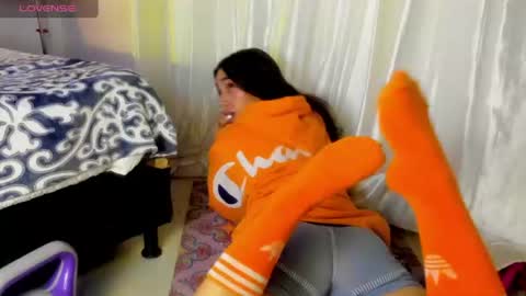 Snapshot of milan_roux chatting on 06-26-26, 06:07 Milane online show from 06-26-26, 06:07
