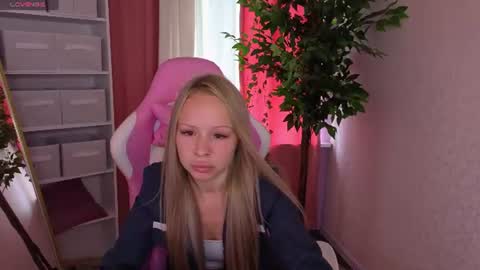 Milana online show from 07-18-26, 09:02