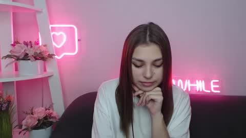 Snapshot of milanaangelas chatting on 01-19-25, 05:37 milanaangelas online show from 01-19-25, 05:37