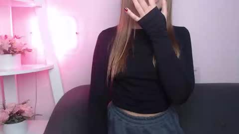 Snapshot of milanaangelas chatting on 10-11-25, 04:55 milanaangelas online show from 10-11-25, 04:55