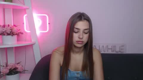 Snapshot of milanaangelas chatting on 10-13-25, 04:34 milanaangelas online show from 10-13-25, 04:34