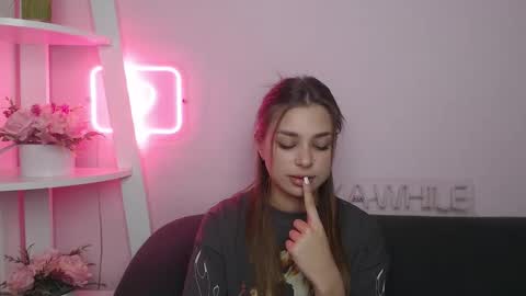 Snapshot of milanaangelas chatting on 12-16-25, 08:47 milanaangelas online show from 12-16-25, 08:47