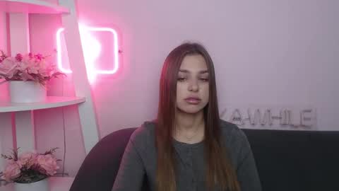 Snapshot of milanaangelas chatting on 12-20-25, 05:47 milanaangelas online show from 12-20-25, 05:47