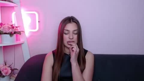 milanaangelas online show from 04-19-26, 04:45