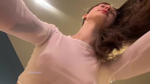 Snapshot of milanabaileys chatting on 01-11-25, 01:32 Milana   online show from 01-11-25, 01:32