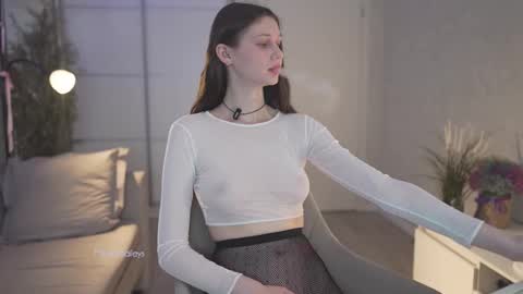 Snapshot of milanabaileys chatting on 02-11-25, 05:29 Milana   online show from 02-11-25, 05:29