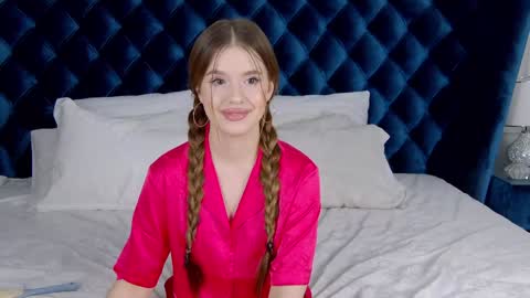 MilanaBalmain online show from 02-04-25, 07:40