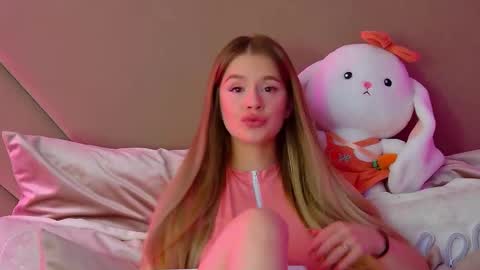 MilanaBalmain online show from 03-03-25, 04:36