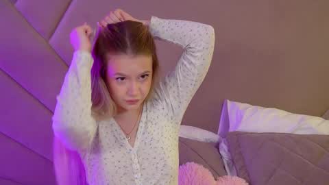 Snapshot of milanabalmain chatting on 04-27-26, 04:21 MilanaBalmain online show from 04-27-26, 04:21