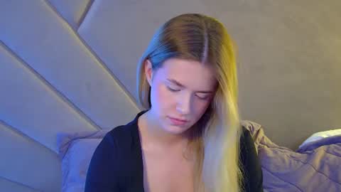Snapshot of milanabalmain chatting on 06-26-26, 05:23 MilanaBalmain online show from 06-26-26, 05:23