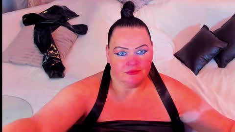 Lana online show from 12-20-24, 07:17