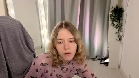 Milaray online show from 05-21-26, 05:14