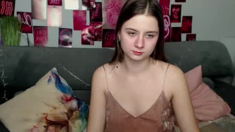 milanaroz online show from 10-19-25, 05:02