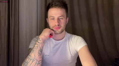 Snapshot of milanasugar chatting on 12-04-25, 04:27 milanasugar online show from 12-04-25, 04:27