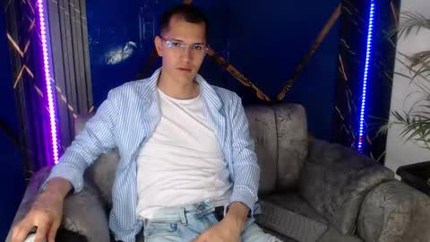 Snapshot of milandavid1 chatting on 03-12-26, 06:14 milandavid1 online show from 03-12-26, 06:14