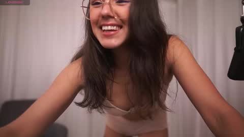 Snapshot of milanianew chatting on 10-21-25, 01:28 milanianew online show from 10-21-25, 01:28