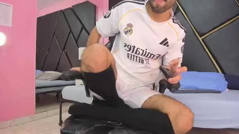 milanzaire online show from 11-22-25, 10:31