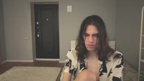 Mila online show from 04-17-26, 01:58