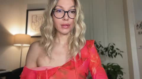 Mila online show from 05-04-26, 05:20