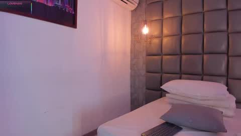 Milena  online show from 09-19-25, 03:19