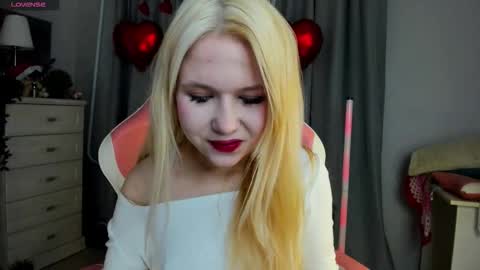 Snapshot of milemissyy chatting on 02-15-26, 04:20 Mia online show from 02-15-26, 04:20