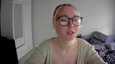 Milena new nonude shy blonde natural online show from 04-20-26, 12:52