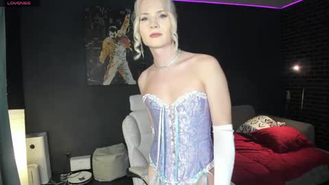 Snapshot of milena_marshmallows chatting on 04-30-26, 12:28 Milena online show from 04-30-26, 12:28