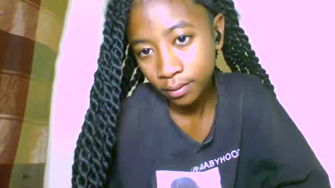 Snapshot of milennah chatting on 07-25-26, 01:30 milennah online show from 07-25-26, 01:30