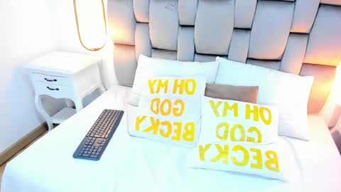 miley jones  online show from 05-27-26, 08:39