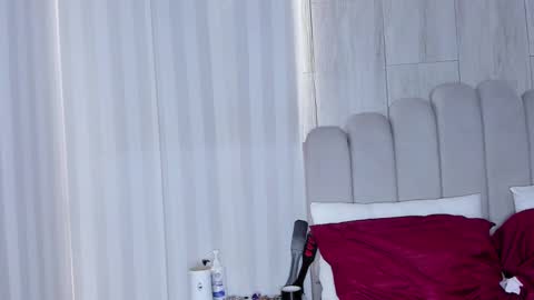 MILEY  online show from 10-04-25, 12:58