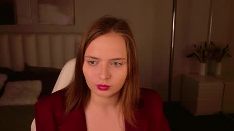 mileylovelyx online show from 11-18-25, 08:30