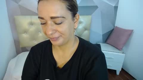 milf_hugeboobs online show from 10-27-25, 11:03