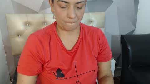 milf_hugeboobs online show from 02-04-26, 10:43