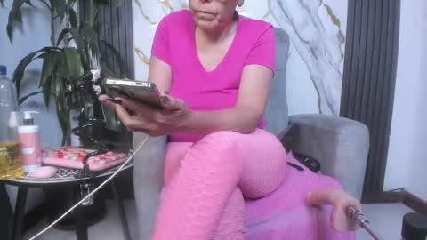  milf sikiu  online show from 05-24-26, 11:21