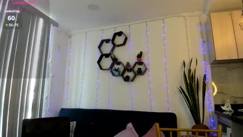 Snapshot of milfashley chatting on 01-07-25, 07:28 ASHLEY online show from 01-07-25, 07:28