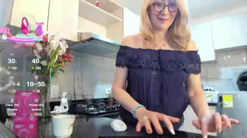 Snapshot of milfashley chatting on 02-12-25, 02:10 ASHLEY online show from 02-12-25, 02:10