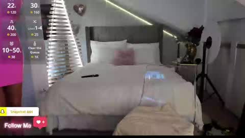 Ingrid online show from 02-24-25, 10:36