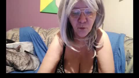 Snapshot of milfchantal chatting on 01-24-25, 07:51 Milfchantal online show from 01-24-25, 07:51