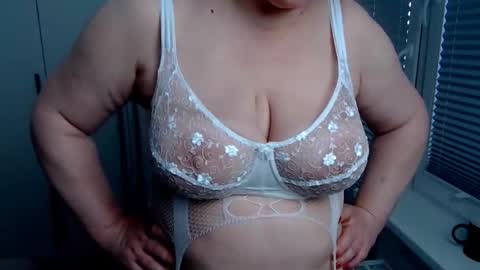 MilfScarlette online show from 04-10-26, 05:34