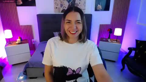 Snapshot of milfsecret69 chatting on 06-25-26, 11:37 Sara online show from 06-25-26, 11:37