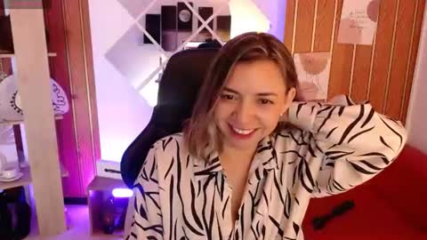 Snapshot of milfsecret69 chatting on 07-07-26, 11:14 Sara online show from 07-07-26, 11:14