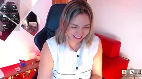 Snapshot of milfsecret69 chatting on 07-10-26, 10:51 Sara online show from 07-10-26, 10:51
