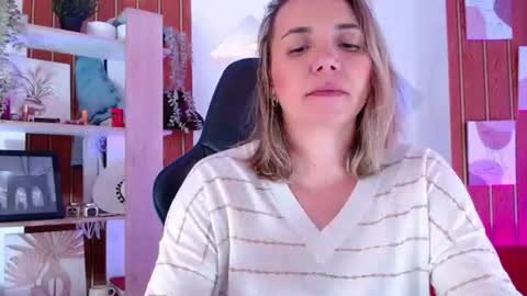 Snapshot of milfsecret69 chatting on 07-28-26, 02:13 Sara online show from 07-28-26, 02:13