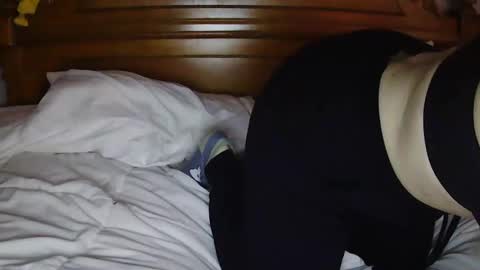 Snapshot of milfytitts chatting on 10-26-25, 08:26 MilfyTitts online show from 10-26-25, 08:26