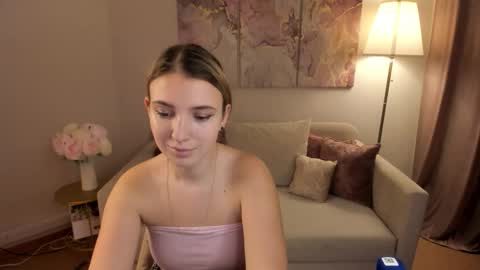 milinafox online show from 10-15-25, 04:45